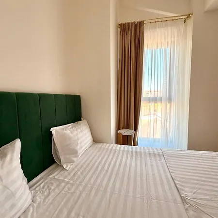 Baneasa Romaero Terrace * 布加勒斯特